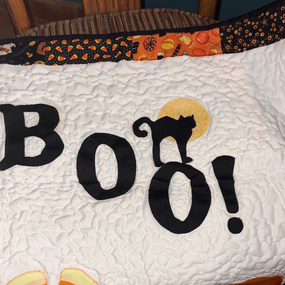 Halloween Themed Quilted Throw Blanket - Picture 3 of 8